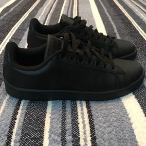 Adidas men’s cloud foam all black shoes. Size 10
